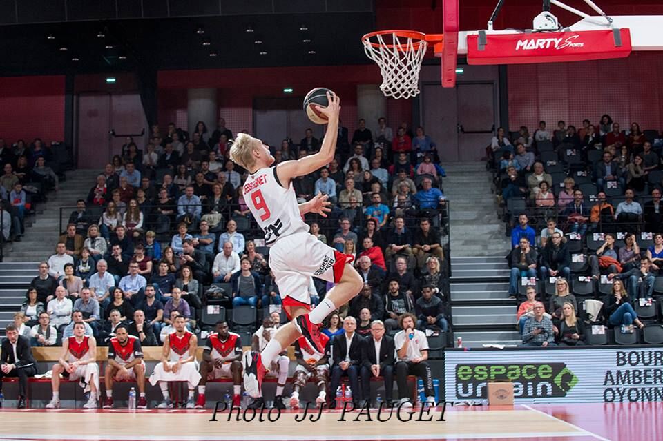 THIBAULT DESSEIGNET ESPÈRE ETRE ENCORE PRÊTÉ !