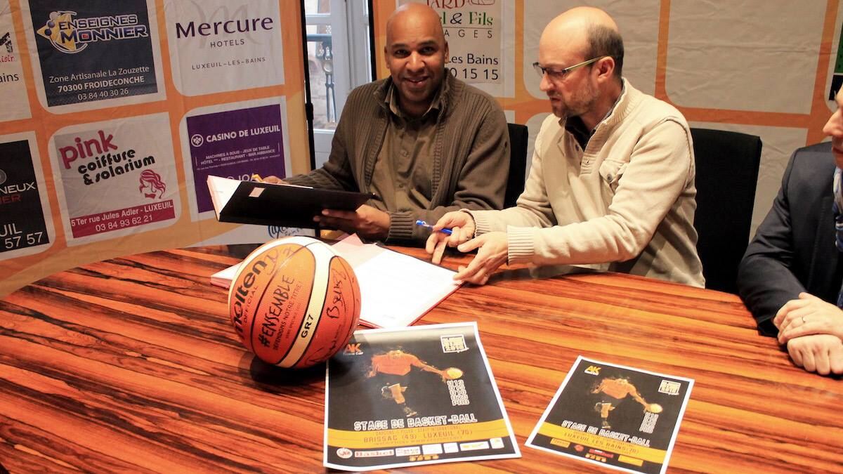 La société AKsports signe une convention de partenariat avec la ville de Luxeuil les Bains !