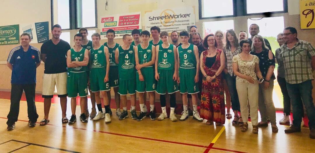 Belle saison des jeunes U17 d'Iteuil ! Réaction du coach : "Je suis très fier et heureux .."