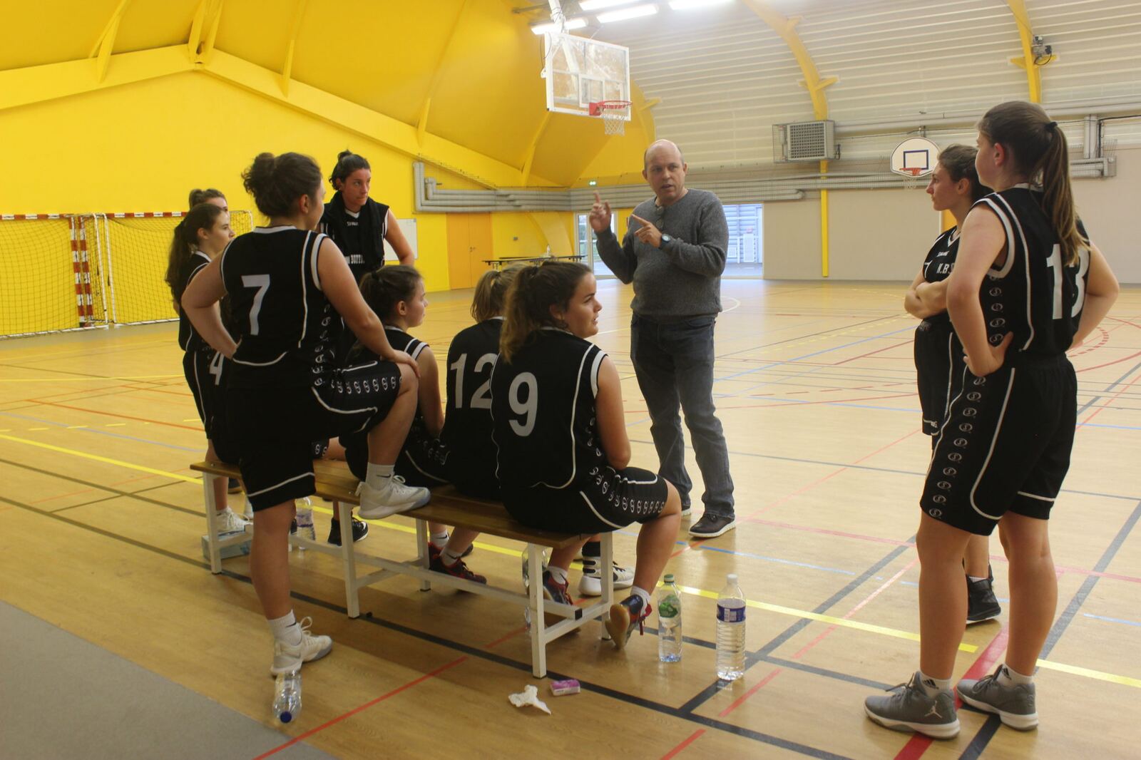Neuville l'emporte à domicile ! (Pré régionale féminine - 6ème journée)