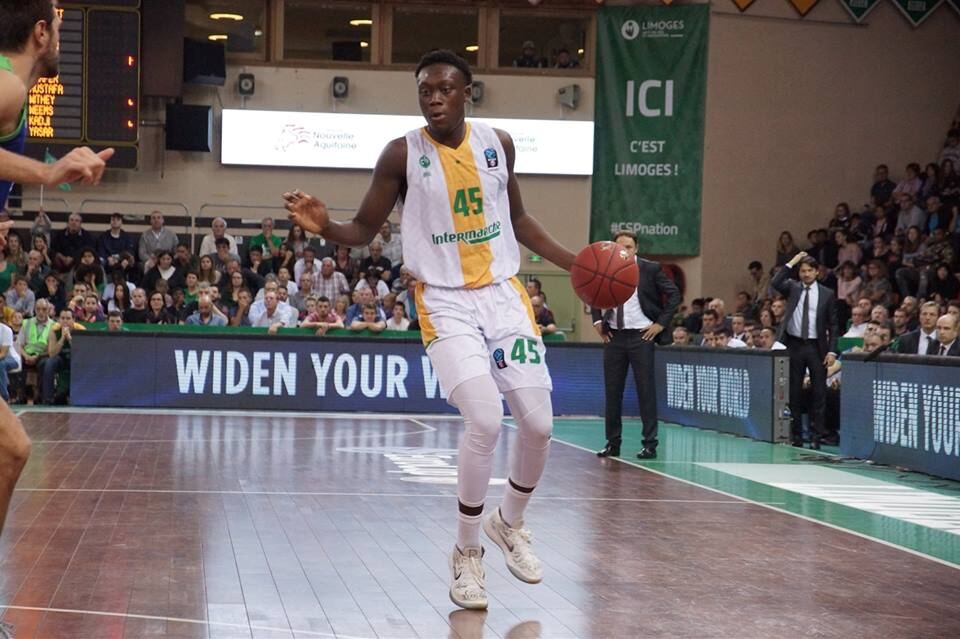 Le jeune Sekou Doumbouya absent des terrains 5 à 7 semaines !