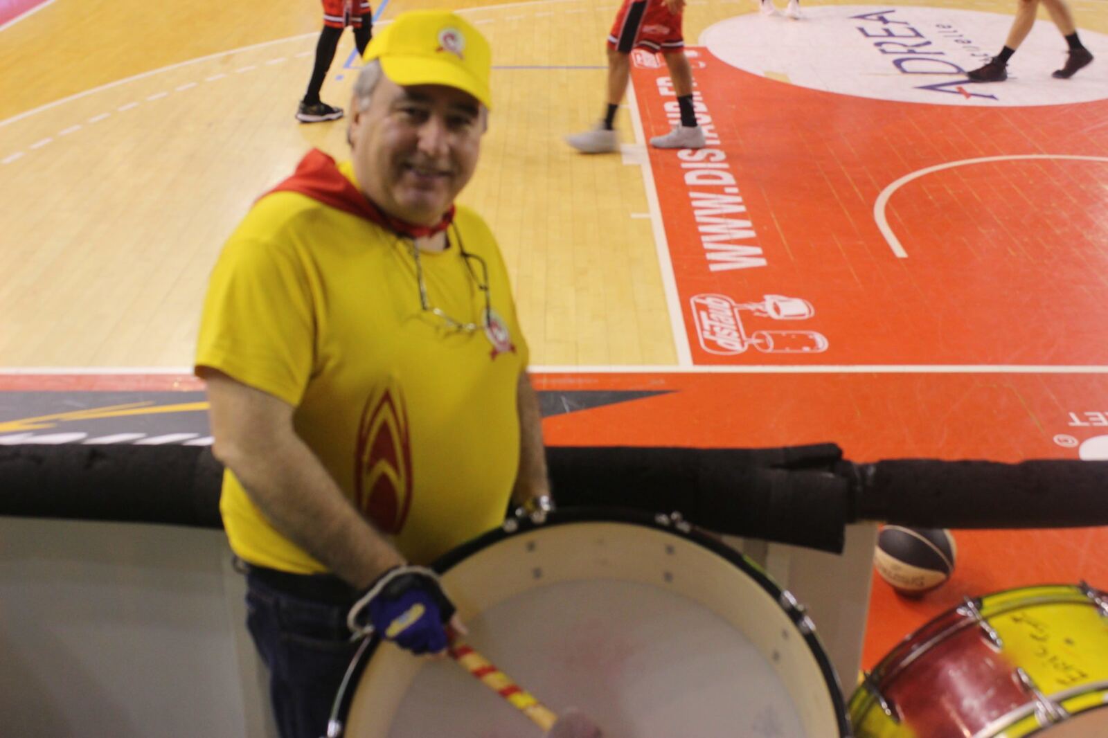 Patrick Aubert : "Je mets l'ambiance dans les tribunes en tapant sur les tambours..."