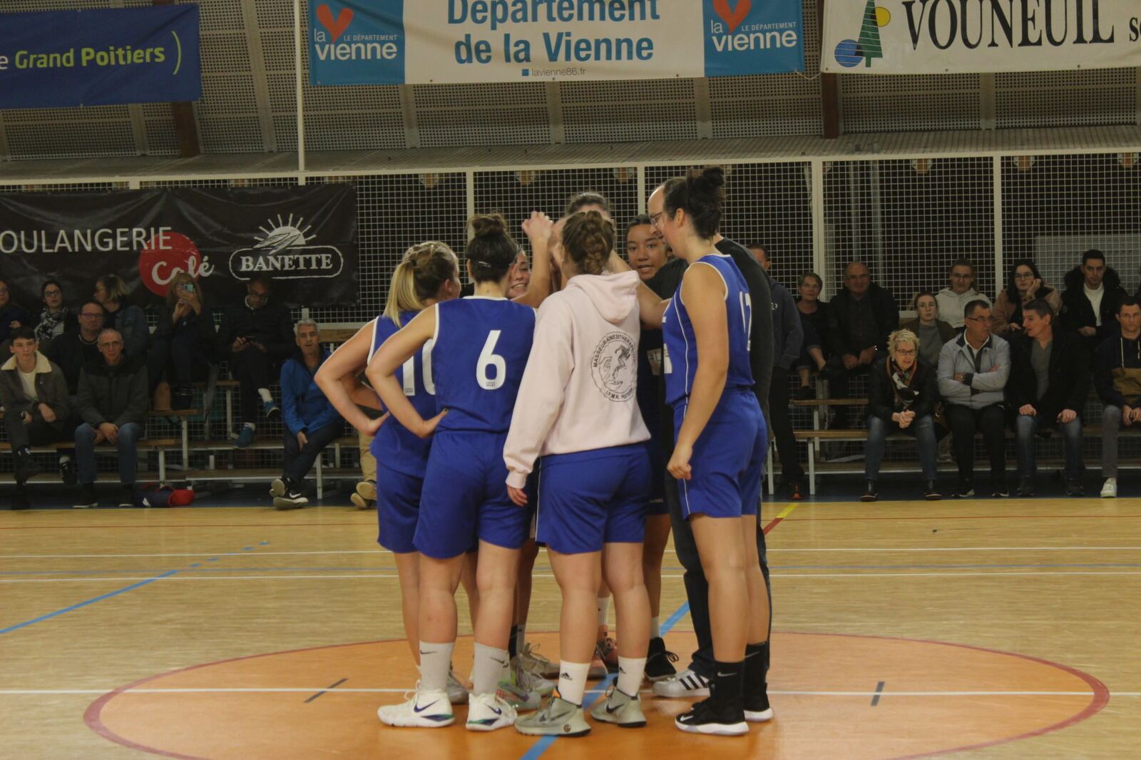 Pouzioux Vouneuil déroule à domicile et prend la première place au classement !(Régionale féminine seniors - Division 2)