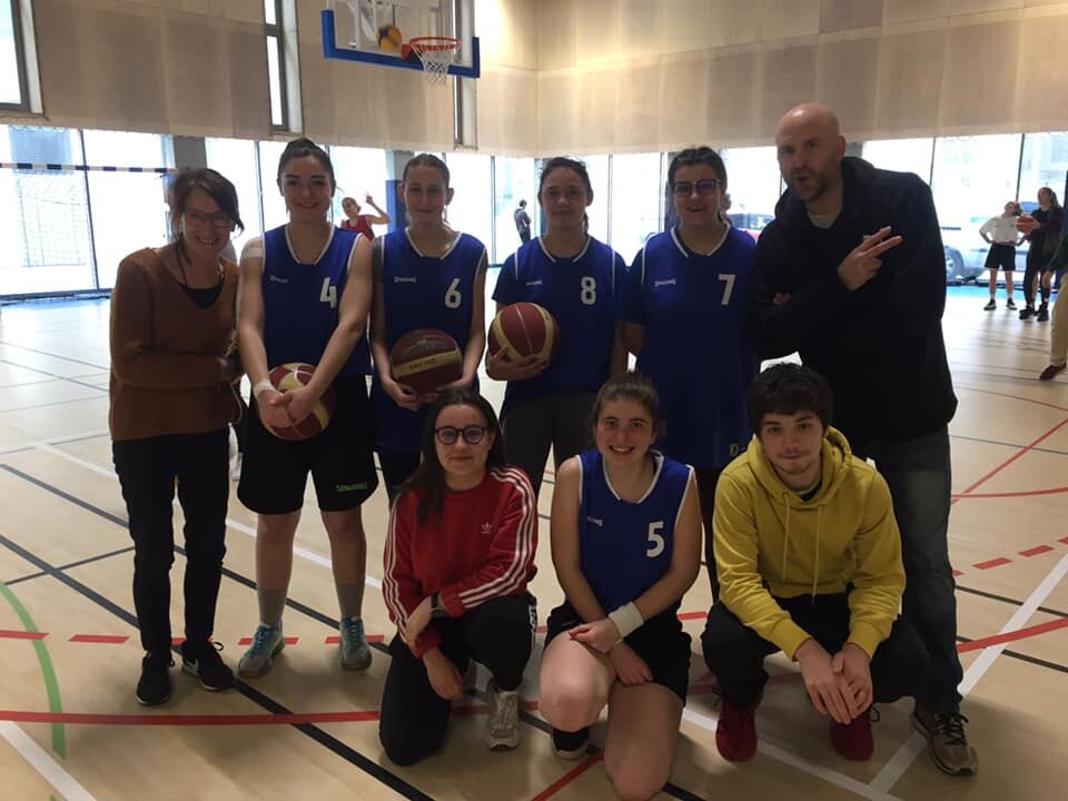 Bravo aux filles du lycée du Dolmen qualifiées pour les phases finales du championnat de France Unss !