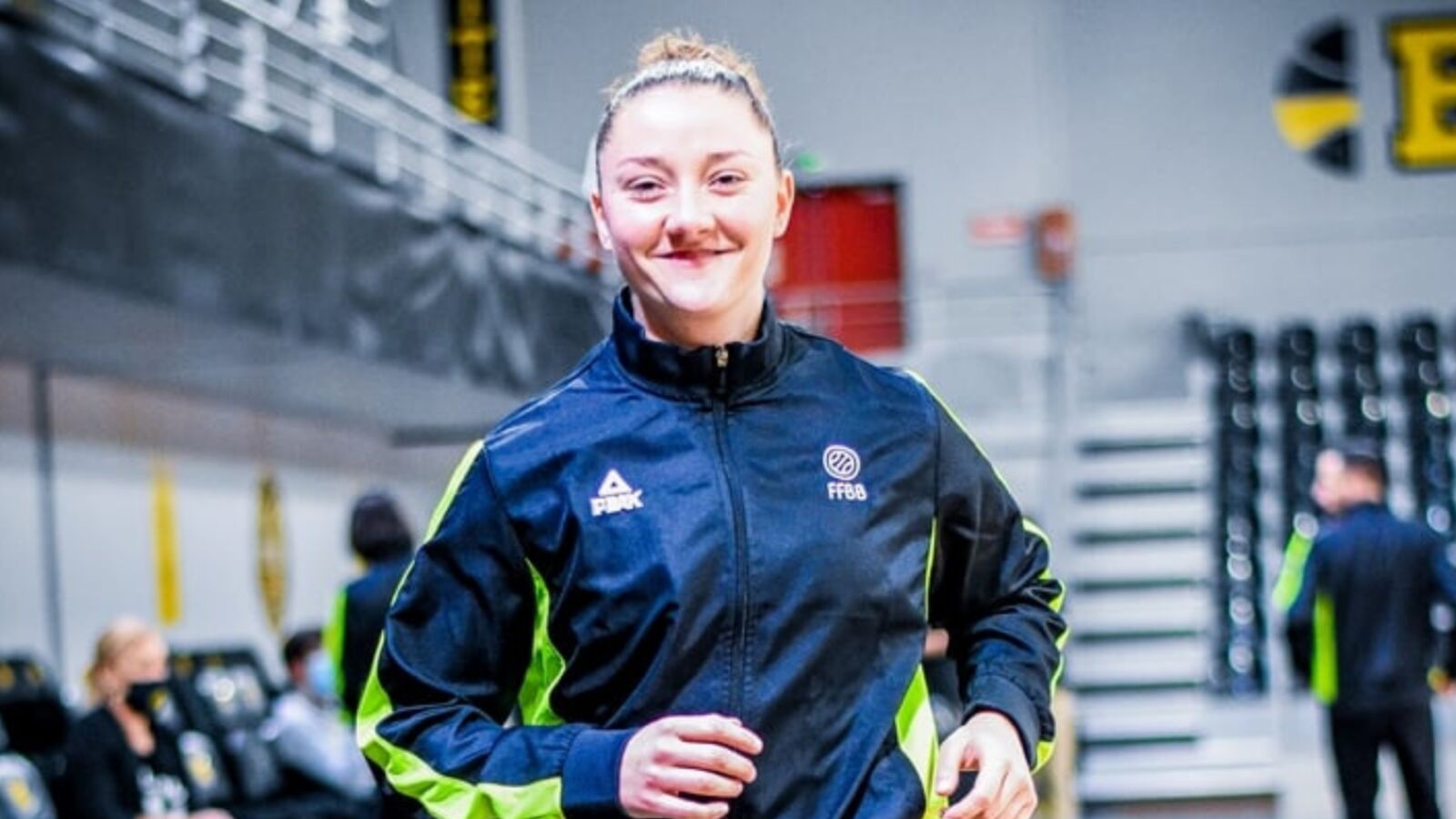 Laure Coanus : "je ne pense pas que ce soit plus compliqué d’être une femme arbitre..."