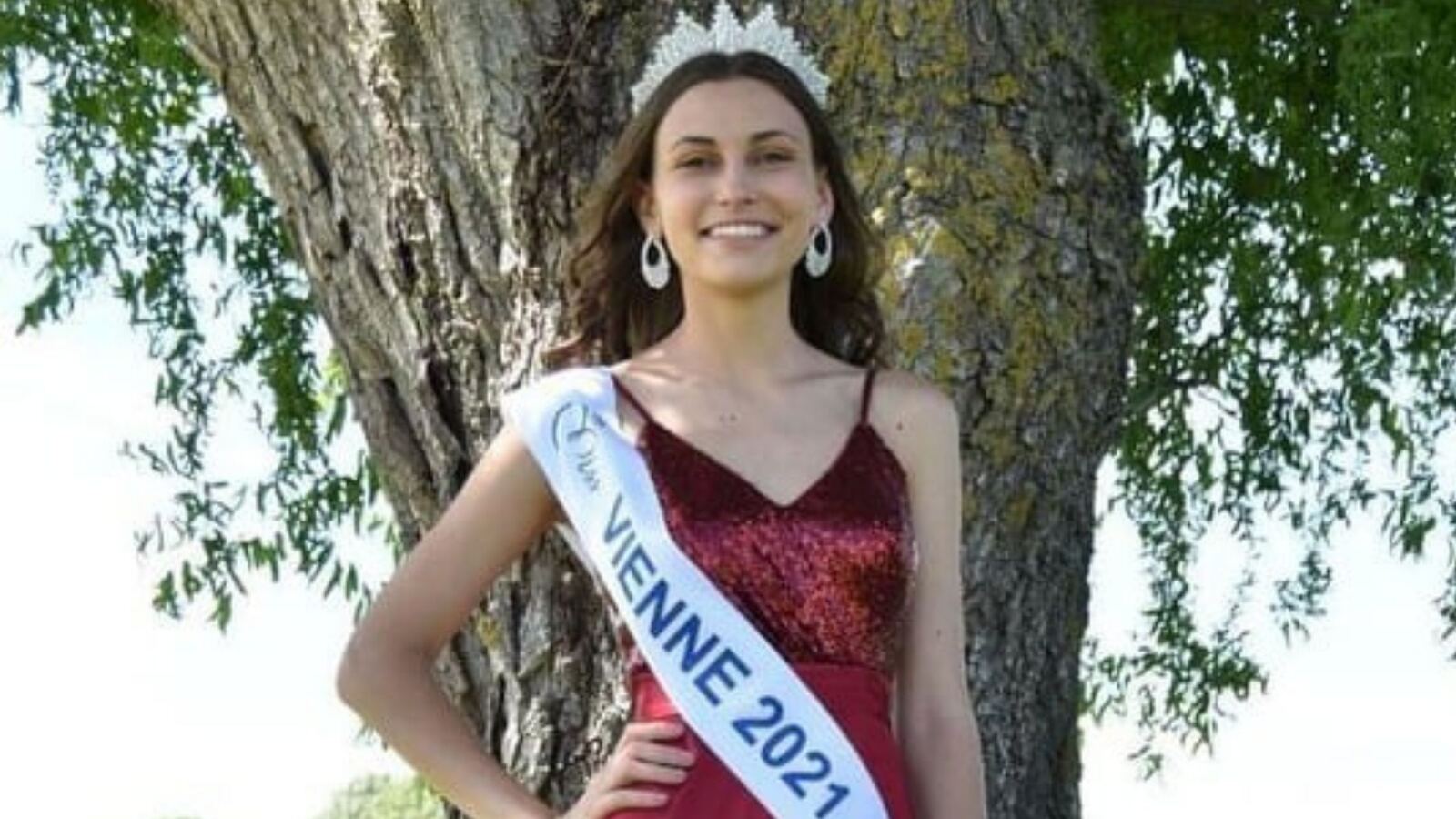 Perrine Tricoche : "Je suis très heureuse de pouvoir porter ce titre de Miss Vienne 2021..."