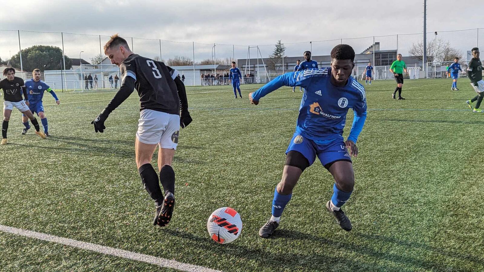 Football : L'ES Buxerolles tient tête à Poitiers, et reste invaincu !