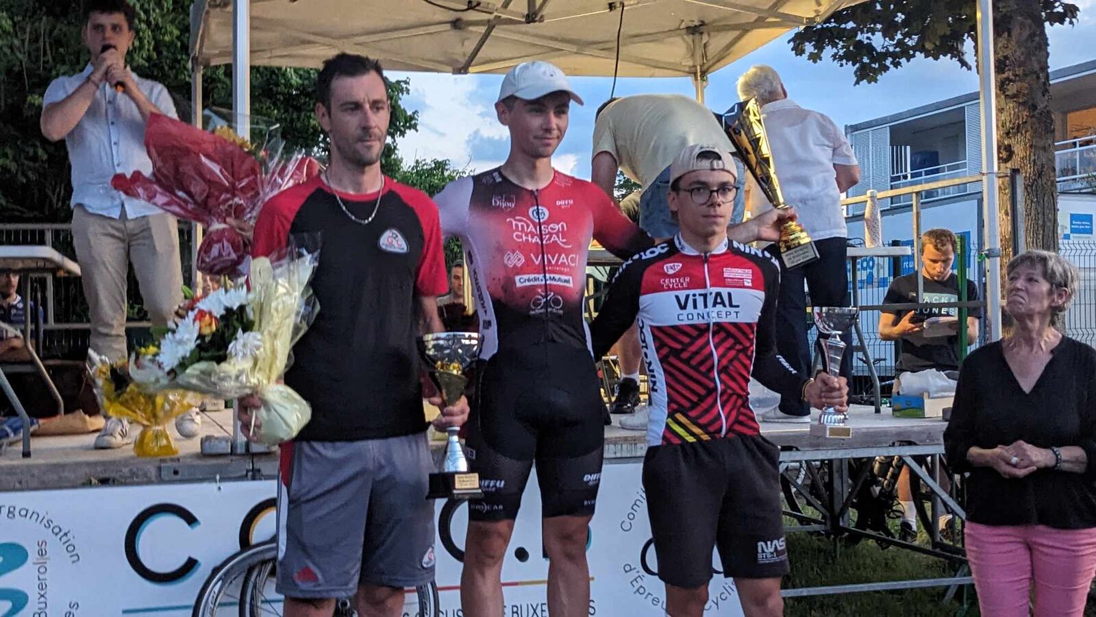 Cyclisme : Lucas Mainguenaud s'impose à Buxerolles !