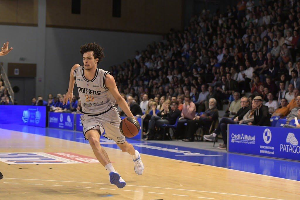 Romuald Morency signe à Vichy