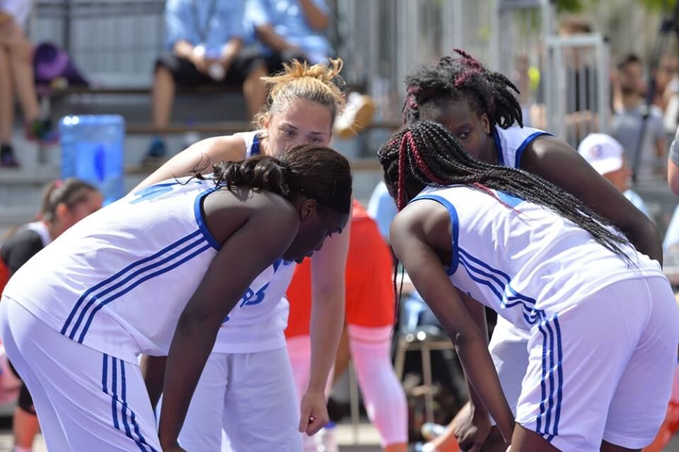 "C'est le début d'une grande et belle histoire qui attend l'équipe de France féminine..."